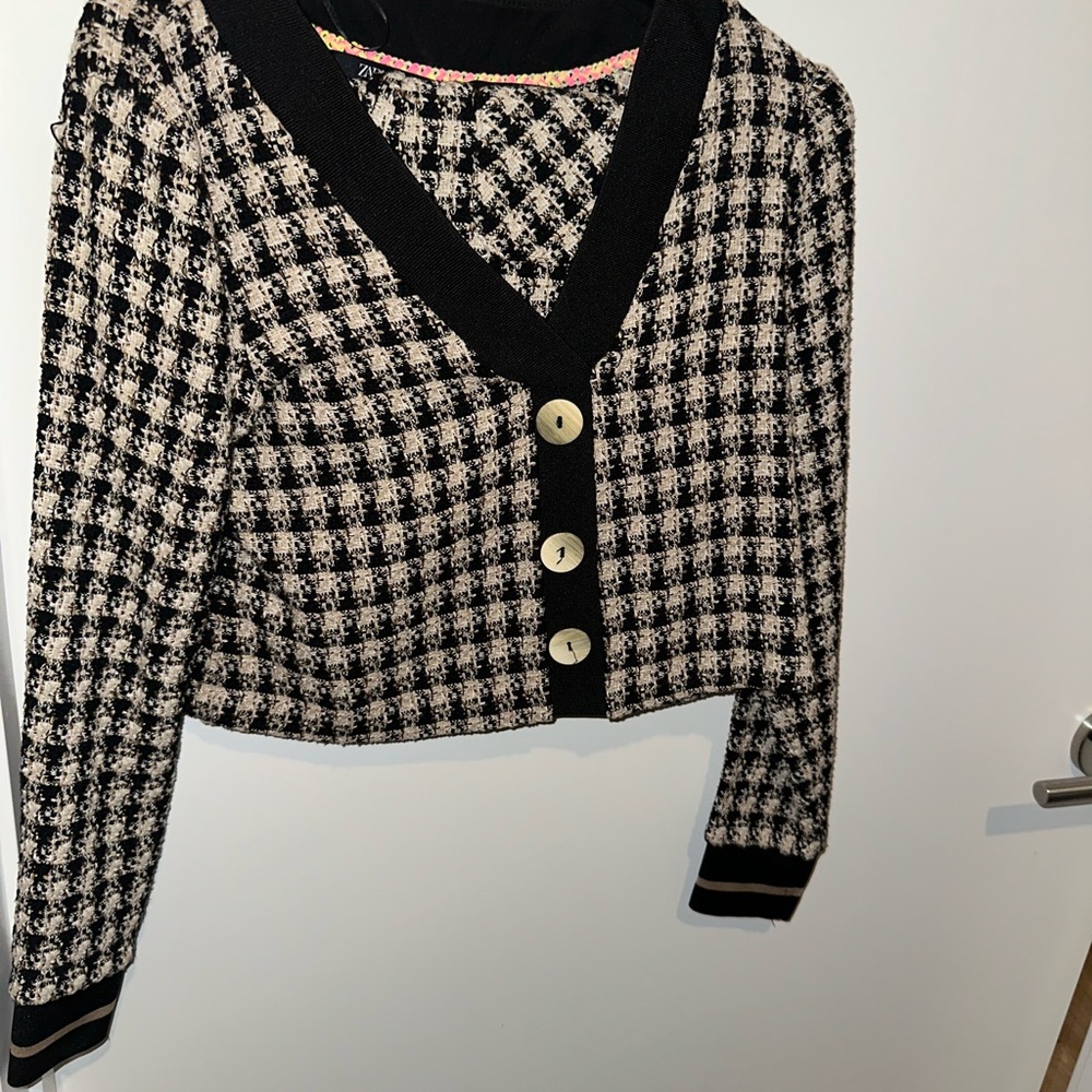 Cropped Black and Cream Houndstooth Cardigan Sweater